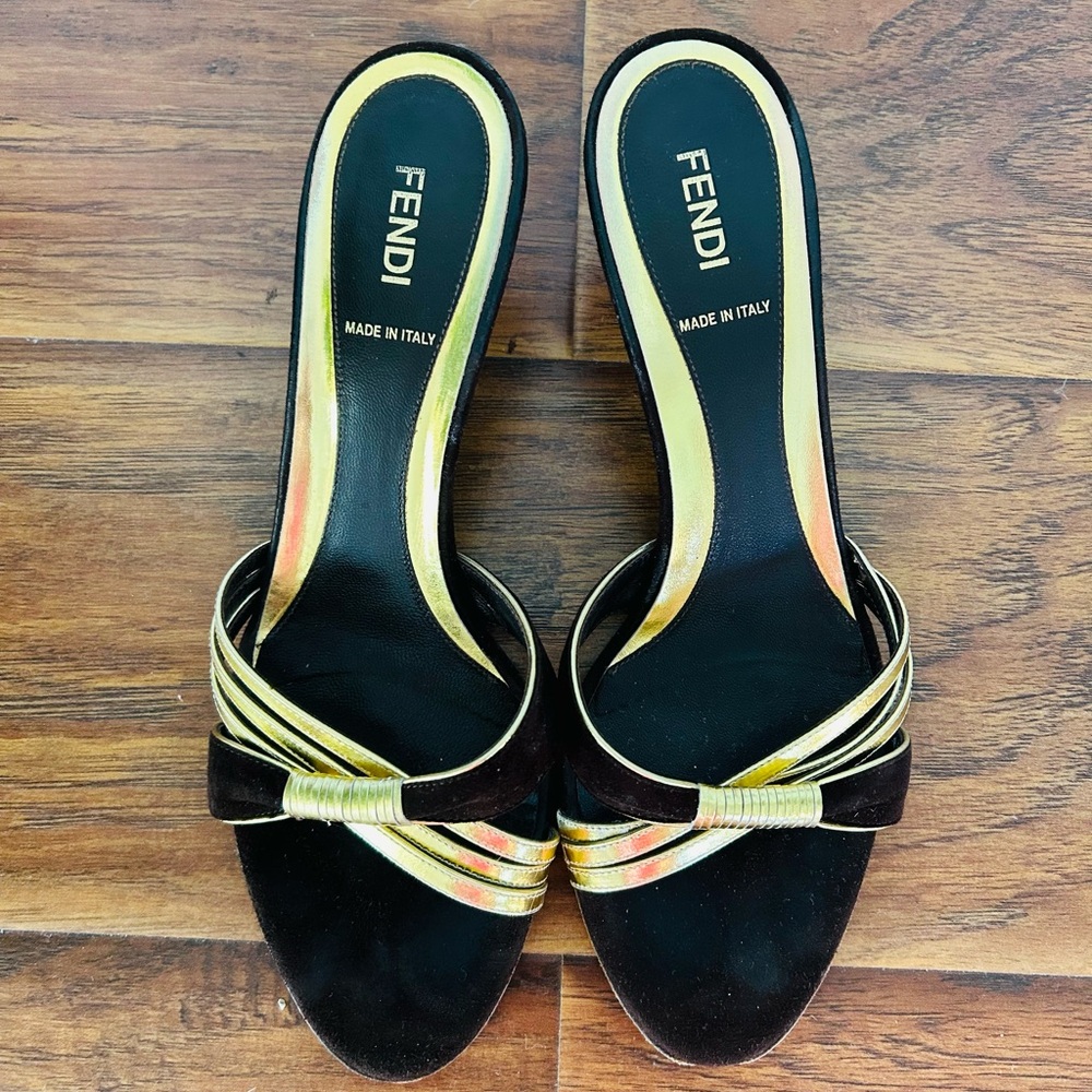 Fendi Black and Gold Kitten Heels 39.5